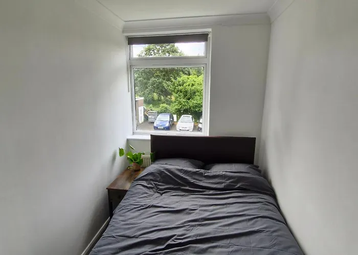 Bright Spacious Airy 2 Bed Flat