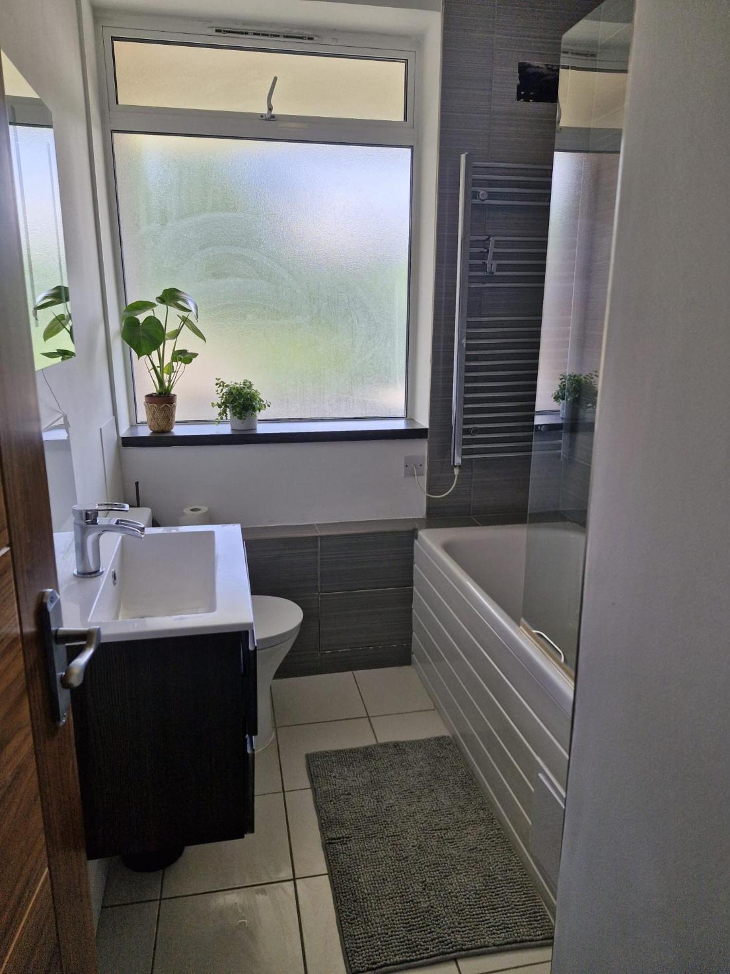Bright Spacious Airy 2 Bed Flat * Ealing
